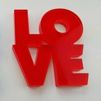 LOVE Schriftzug | zweireihig | &quot;Sandwich&quot; aus klarem und rotem Acrylglas | 120 mm hoch